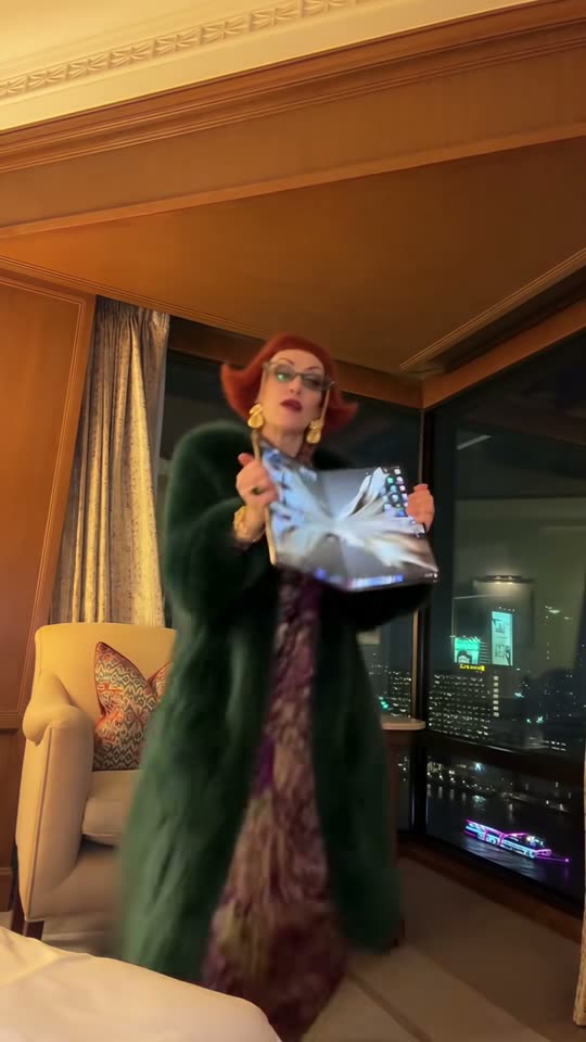 The original iPhone Kupi Dance AI reel by @thecocovex