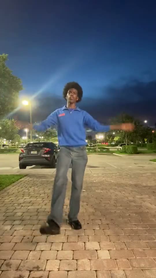 The original Pick It Up Dance reel by @overlyyocean